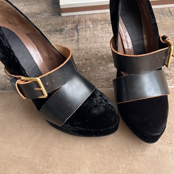 MARNI Vintage Platform Booties Pumps - Velvet with Leather Buckle size 40 - Picture 2 of 12